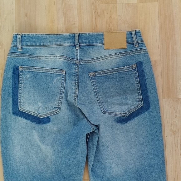JDY Frayed Hem Jeans with Displaced Back Pocket - Picture 8 of 8